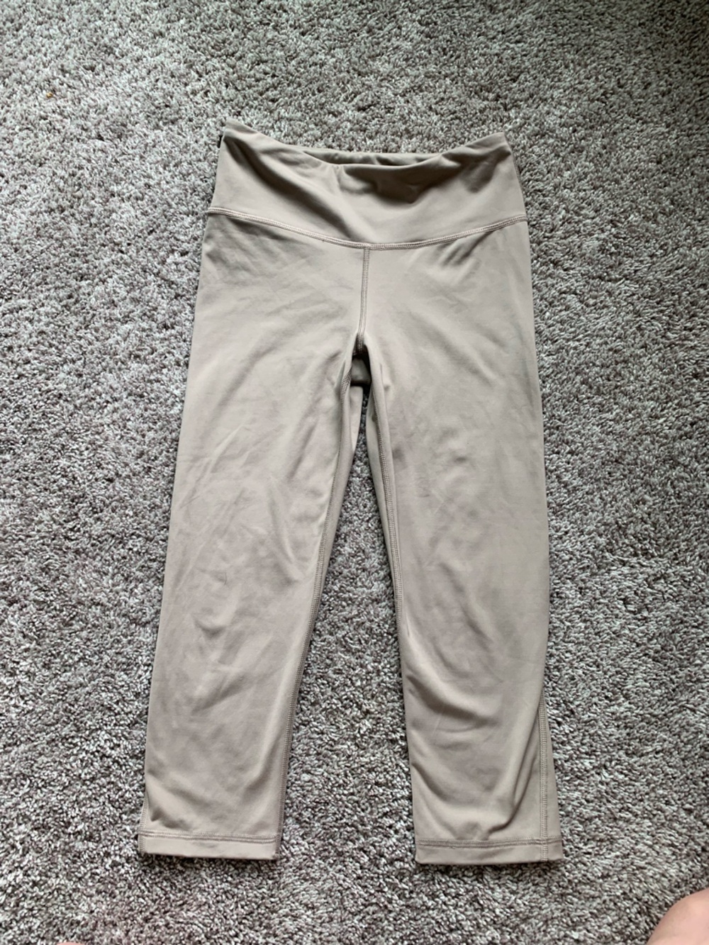 GAP Ellipse Pull-On Capri Leggings